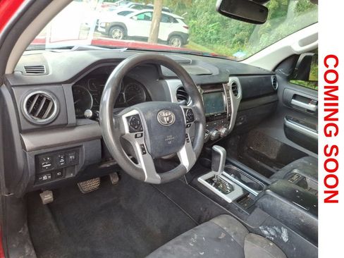 Used 2018 Toyota Tundra SR5 w/ TRD Off Road Package AWD/4WD image 11