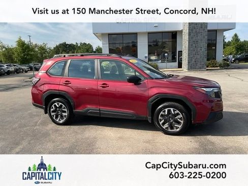 Used 2025 Subaru Forester AWD/4WD image 1