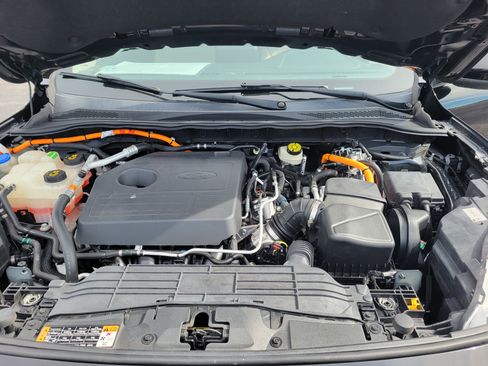 Used 2020 Ford Escape Titanium FWD image 12