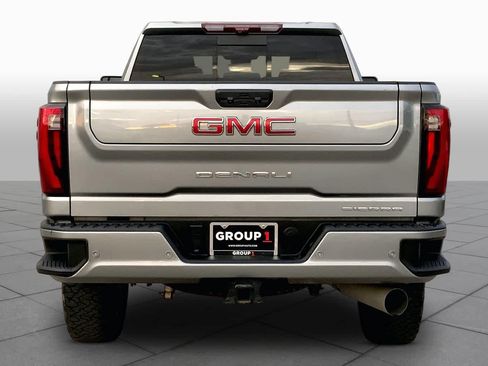 Used 2024 GMC Sierra 2500 Denali w/ Denali Reserve Package AWD/4WD image 5