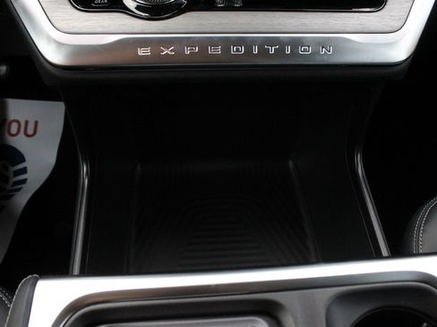 New 2025 Ford Expedition Max Platinum w/ Driver's Package image 23