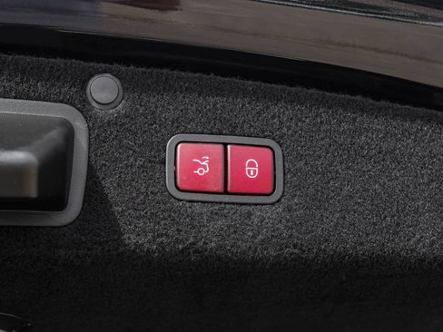 Used 2014 Mercedes-Benz S 550 Sedan image 63