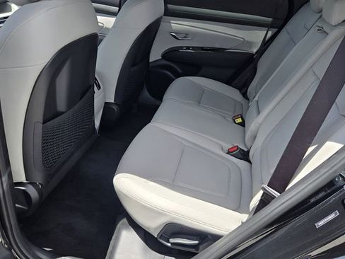 Used 2025 Hyundai Tucson Limited AWD/4WD image 11