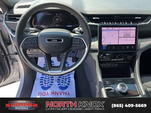 Used 2025 Jeep Grand Cherokee Limited AWD/4WD image 8