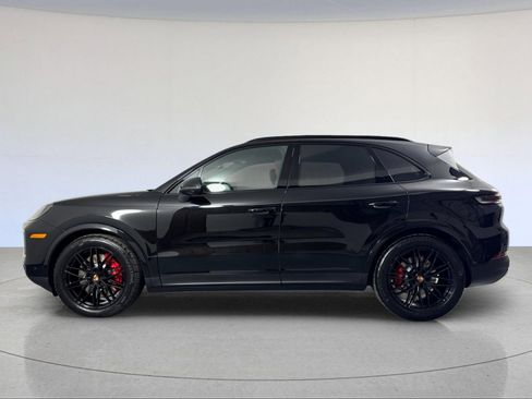 New 2026 Porsche Cayenne S AWD/4WD image 2