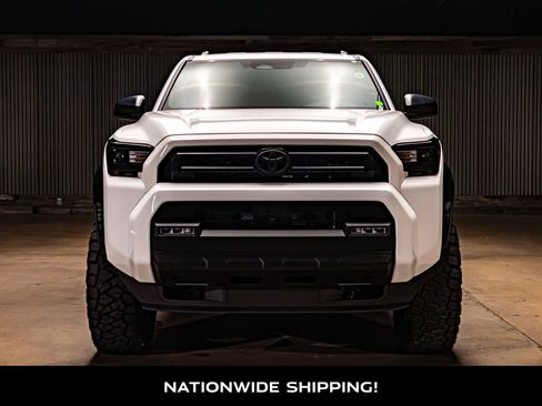 Used 2025 Toyota 4Runner SR5 AWD/4WD image 4