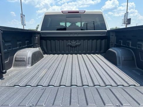 Used 2025 Chevrolet Silverado 1500 LTZ AWD/4WD image 10