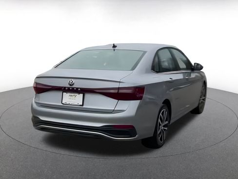 Used 2025 Volkswagen Jetta SE image 14