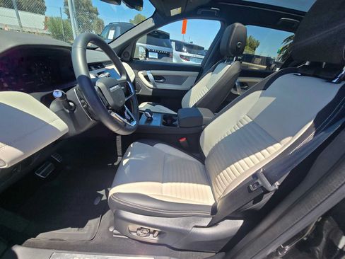 Used 2025 Land Rover Discovery Sport Dynamic SE AWD/4WD image 25