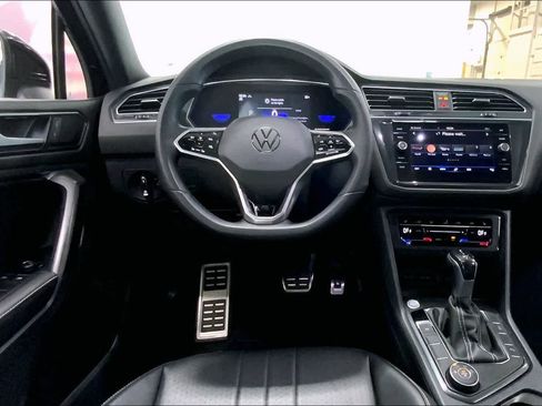 Used 2022 Volkswagen Tiguan SE R-Line AWD/4WD image 12