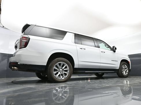 Used 2023 Chevrolet Suburban Premier AWD/4WD image 55