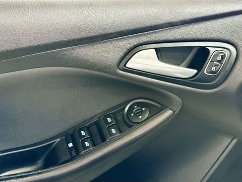 Used 2018 Ford Focus SEL FWD image 18
