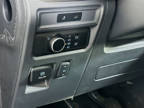 Used 2024 Ford Expedition Max XLT image 17