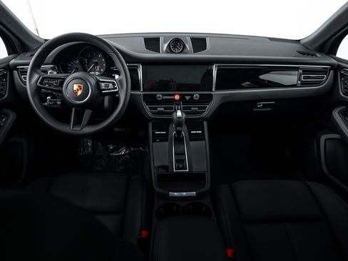 Certified 2026 Porsche Macan AWD/4WD image 23
