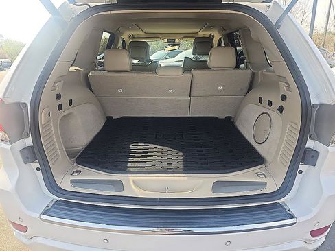 Used 2018 Jeep Grand Cherokee Overland image 34