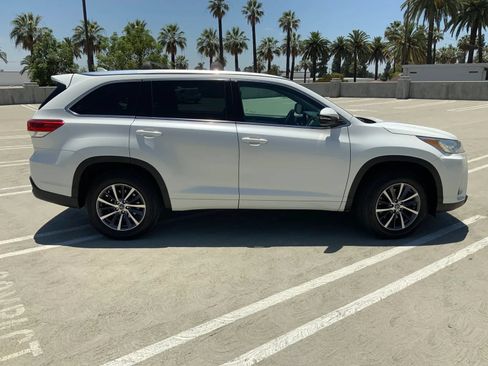 Used 2018 Toyota Highlander XLE FWD image 5