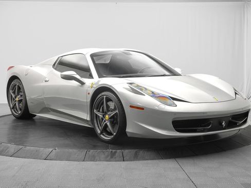 Used 2012 Ferrari 458 Spider RWD image 9