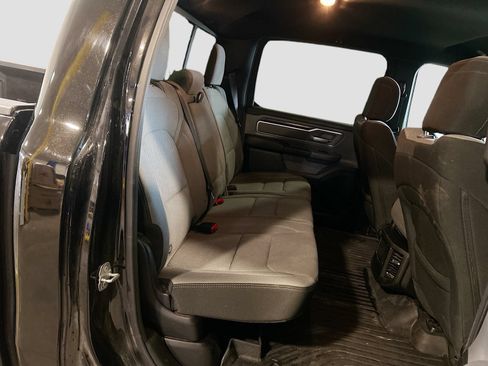 Used 2022 RAM 1500 4x4 Crew Cab image 26