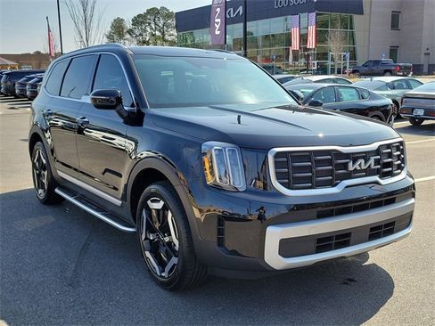 Used 2025 Kia Telluride S image 3