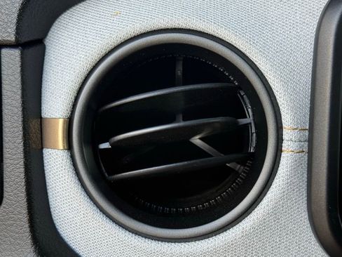 Certified 2024 Jeep Gladiator Sport image 27