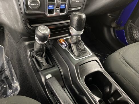 Used 2020 Jeep Wrangler Unlimited Sport S AWD/4WD image 33