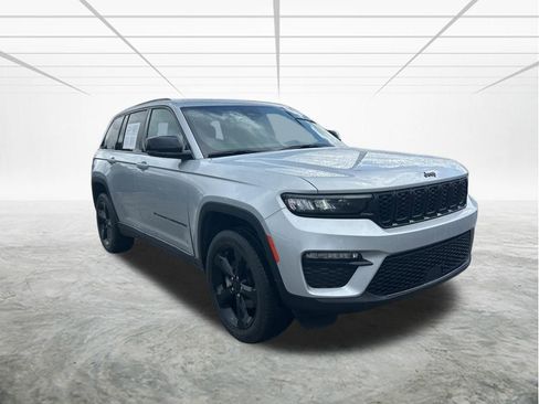 Used 2024 Jeep Grand Cherokee Limited w/ Black Appearance Package RWD image 2