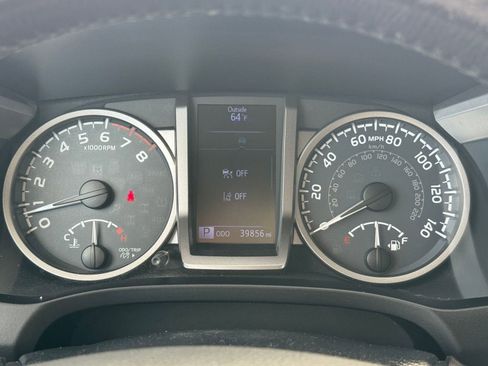 Used 2018 Toyota Tacoma SR5 image 17