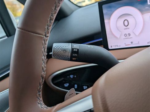 Used 2026 Genesis GV70 2.5T Advanced image 25