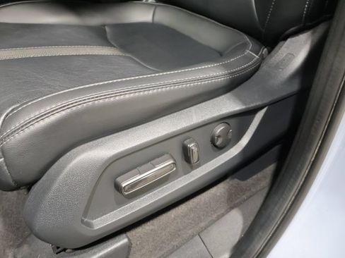Used 2023 Honda Pilot Touring image 13
