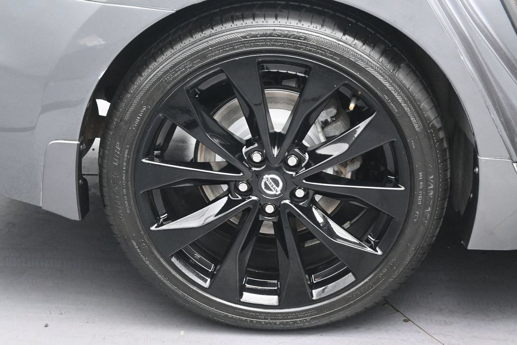 Used 2020 Nissan Maxima SR w/ Illumination Package FWD image 37