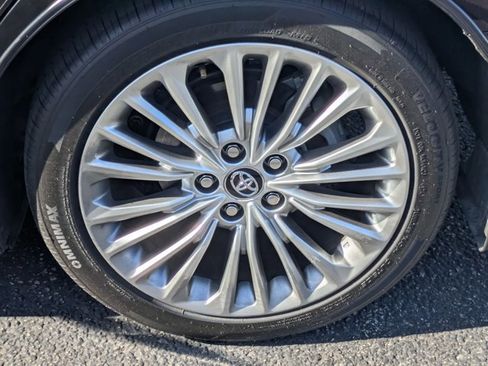 Used 2020 Toyota Avalon Limited w/ Advanced Safety Package FWD image 17