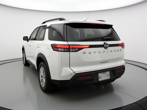 Used 2025 Nissan Pathfinder SV FWD image 6