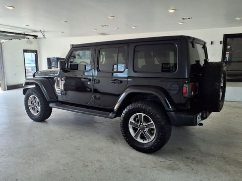 Used 2020 Jeep Wrangler Unlimited Sahara AWD/4WD image 17