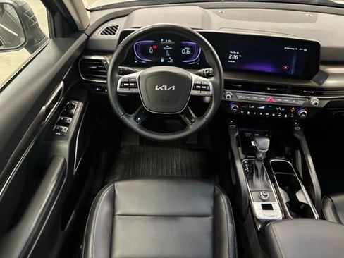 Used 2025 Kia Telluride S FWD image 12