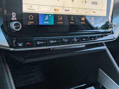 New 2026 Jeep Grand Wagoneer 4WD image 18