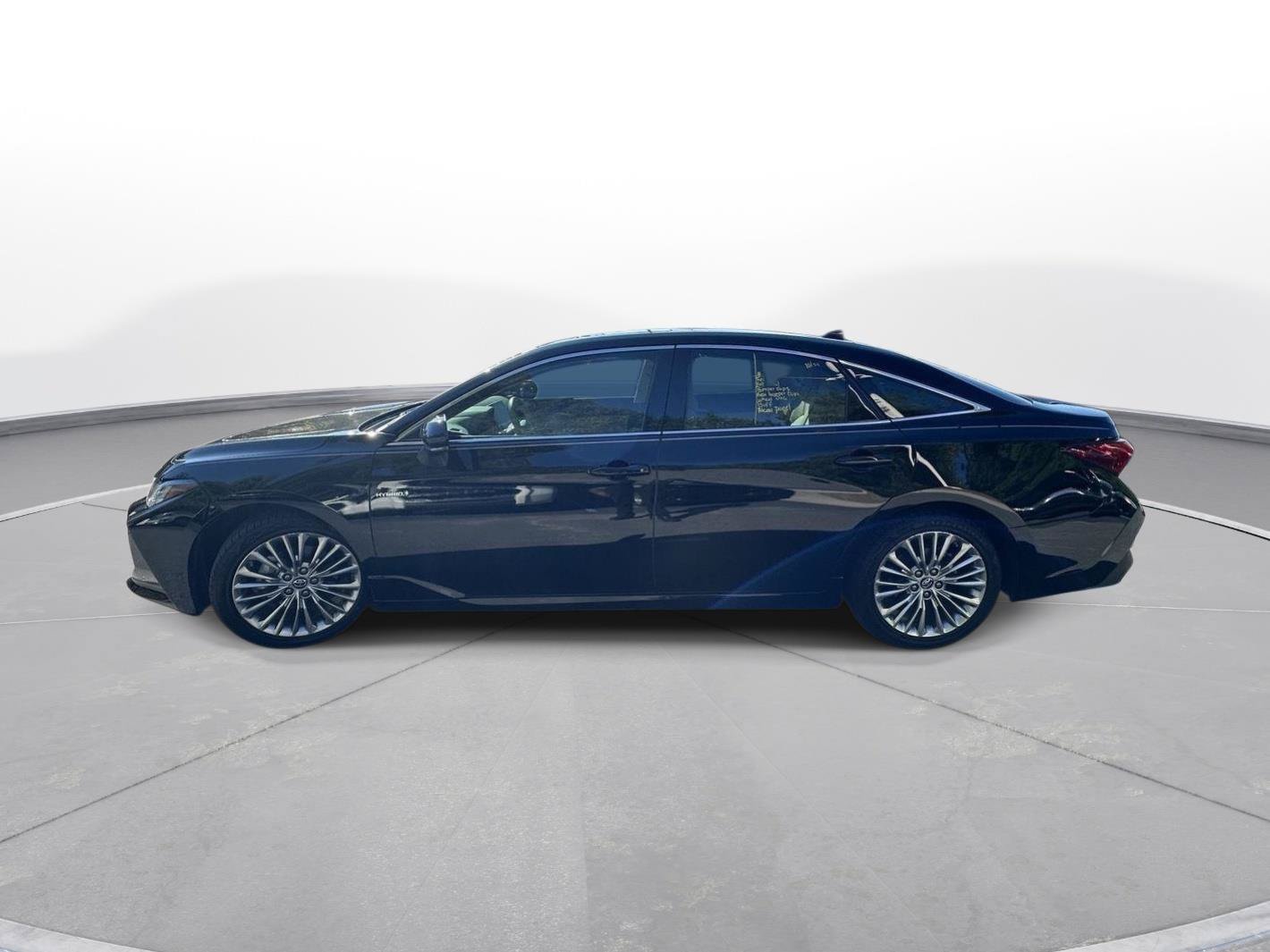 Used 2019 Toyota Avalon Limited FWD image 9