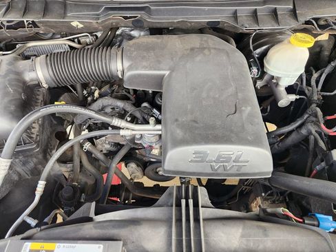 Used 2019 RAM 1500 Tradesman w/ Chrome Plus Package RWD image 31