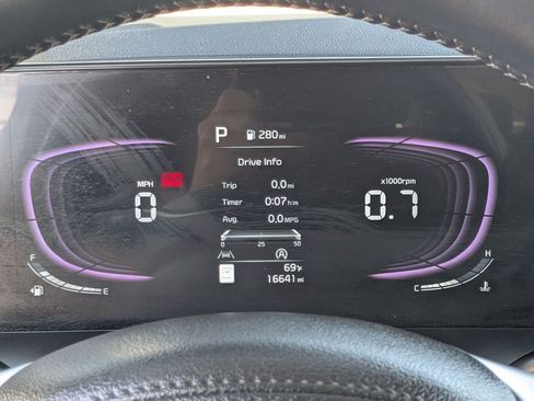 Used 2025 Kia Telluride S image 17