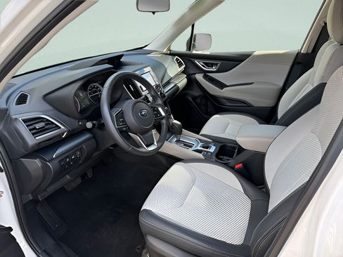 Used 2023 Subaru Forester Premium AWD/4WD image 5