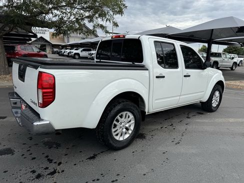 Used 2017 Nissan Frontier SV AWD/4WD image 6