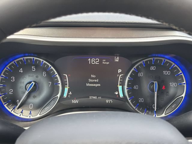 Used 2024 Chrysler Pacifica Touring-L FWD image 25