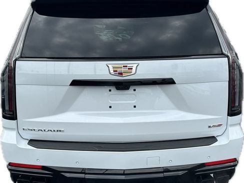 New 2026 Cadillac Escalade V w/ LPO, Floor Liner Package AWD/4WD image 4
