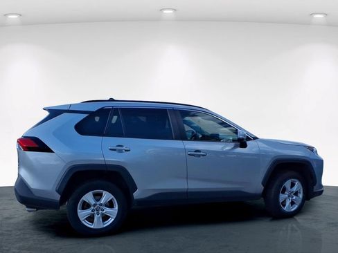 Used 2019 Toyota RAV4 XLE AWD/4WD image 8