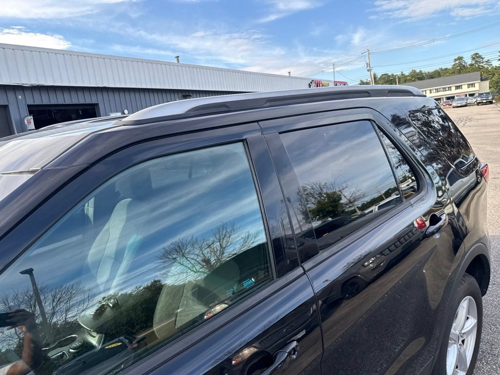 Used 2017 Ford Explorer XLT AWD/4WD image 22