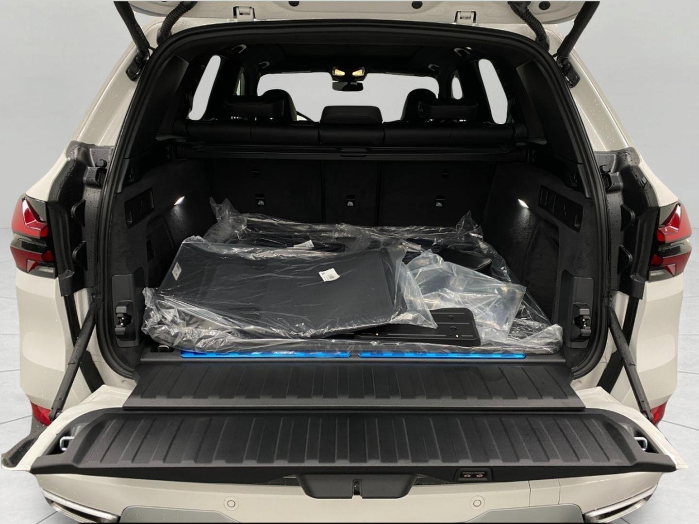 New 2026 BMW X5 xDrive50e w/ Executive Package AWD/4WD image 43
