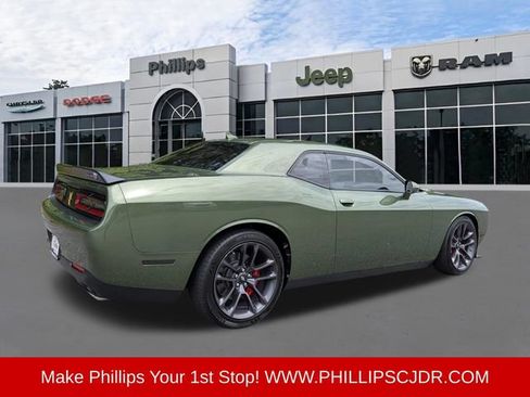 Used 2022 Dodge Challenger R/T Scat Pack RWD image 3