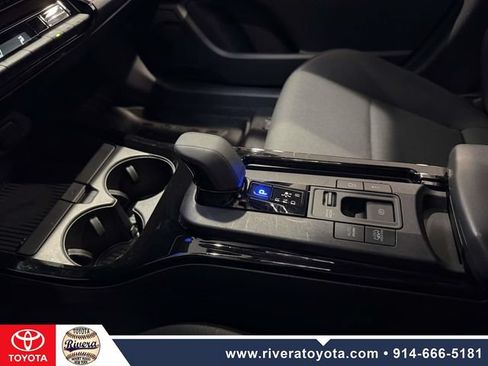 Certified 2024 Toyota Prius Prime FWD image 20
