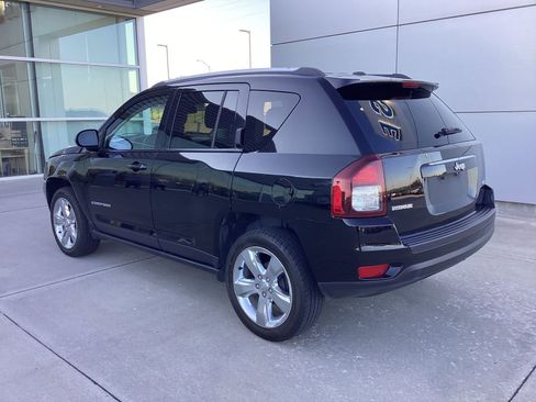 Used 2016 Jeep Compass Latitude FWD image 4