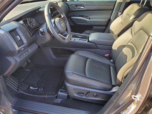 Certified 2025 Nissan Pathfinder SL w/ Cargo Package image 16