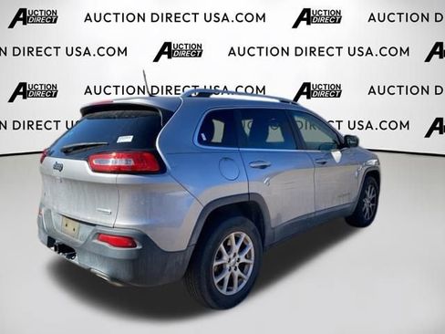 Used 2016 Jeep Cherokee Latitude w/ Trailer Tow Group AWD/4WD image 23